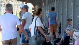 VIDEO Canicula topește șinele. Întârzierile sunt la ordinea zilei